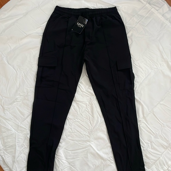 MAN-Black Cargo Pants - Picture 1 of 5